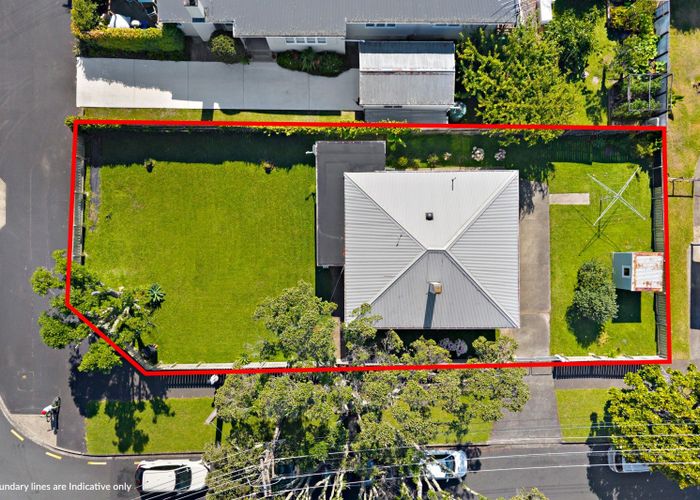  at 27 Old Lake Road, Narrow Neck, North Shore City, Auckland