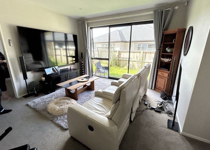  at 10 Creek Street, Sandspit, Warkworth