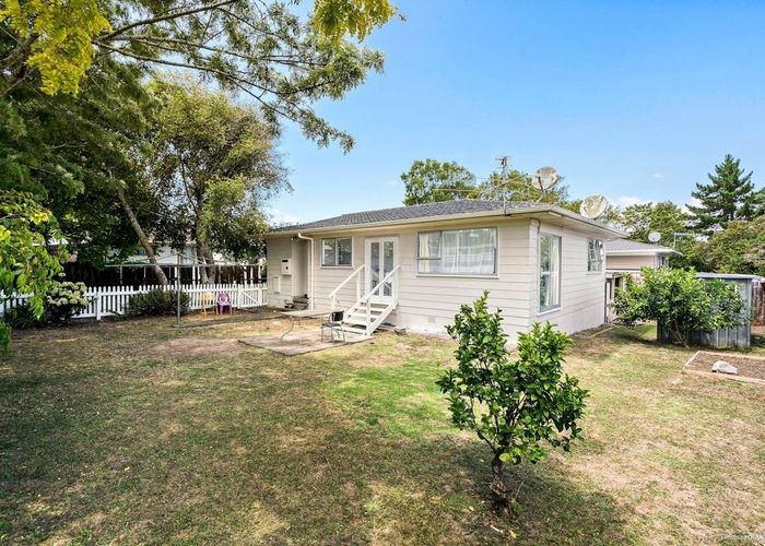  at 1/118 Hillcrest Road, Papatoetoe, Manukau City, Auckland