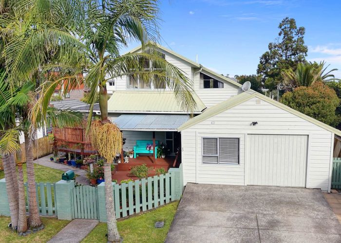  at 3 Sailfish Drive, West Harbour, Waitakere City, Auckland