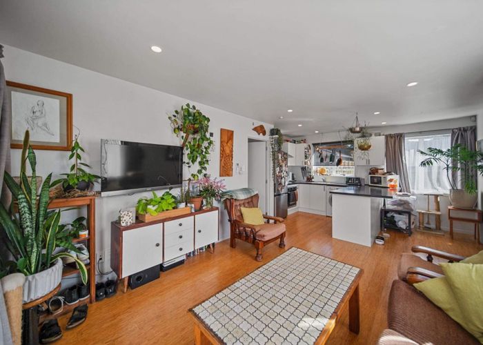  at 5A Viscount Street, Mangere, Manukau City, Auckland