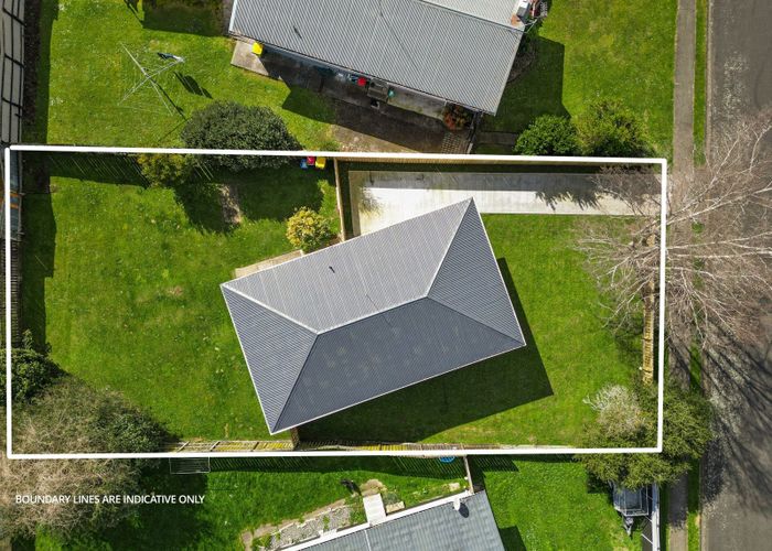  at 8 Susan Place, Deanwell, Hamilton