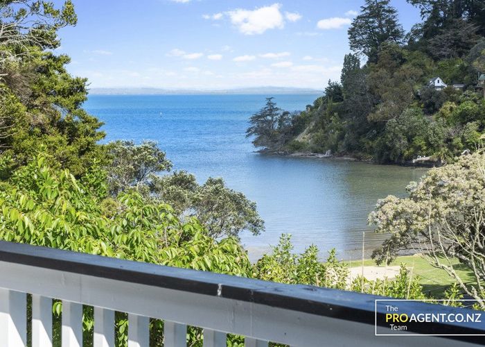  at 82 Warner Park Avenue, Laingholm, Auckland