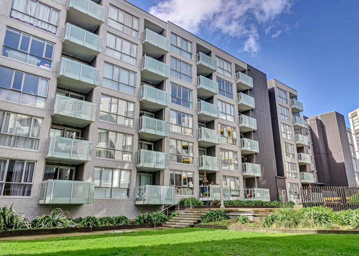  at 407/3 Rose Garden Lane, Albany, North Shore City, Auckland