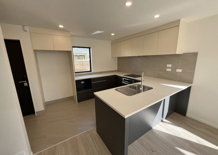  at 8/25 Manse Road, Pahurehure, Papakura