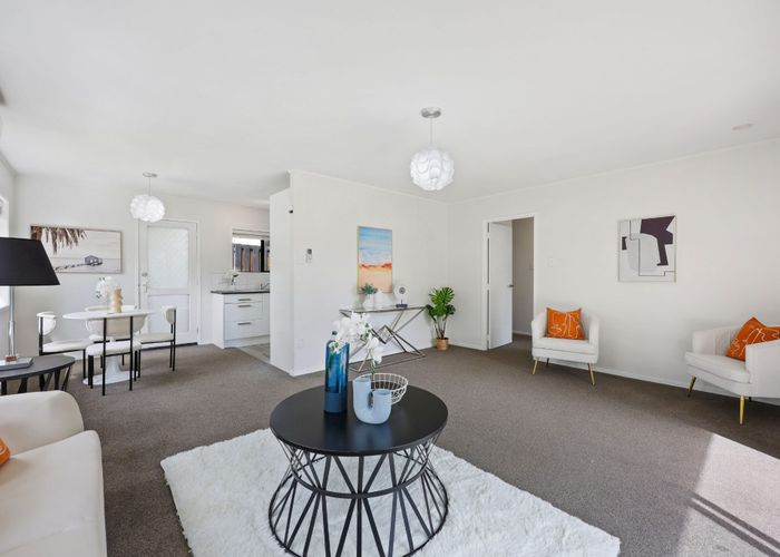  at 2/27 Matuhi Rise, Henderson, Waitakere City, Auckland