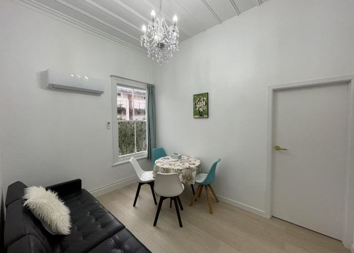  at 2/51 Wynyard Road, Mount Eden, Auckland City, Auckland