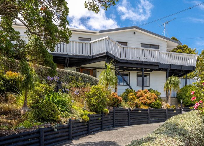  at 11 Fisher Street, Surfdale, Waiheke Island, Auckland