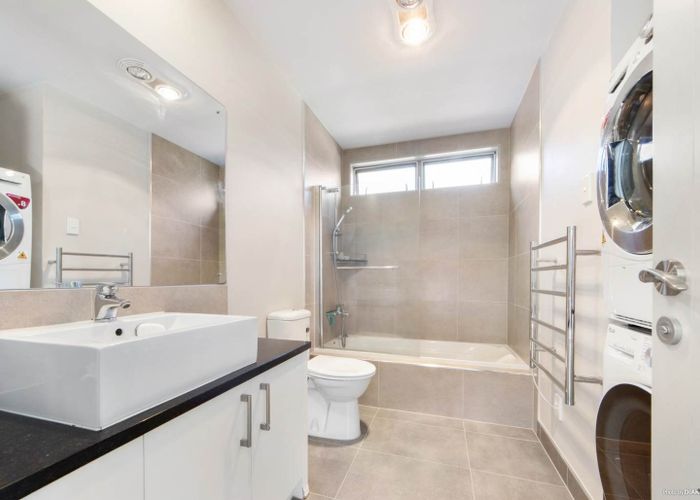  at 2 Deanna Drive, West Harbour, Auckland