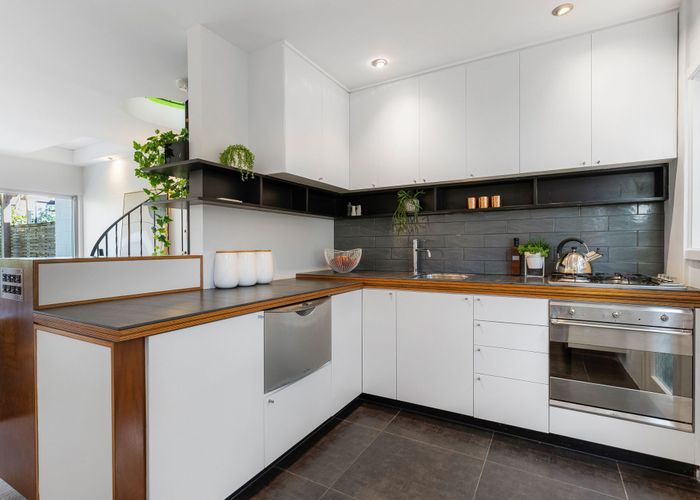  at 4/10 George Street, Mount Eden, Auckland