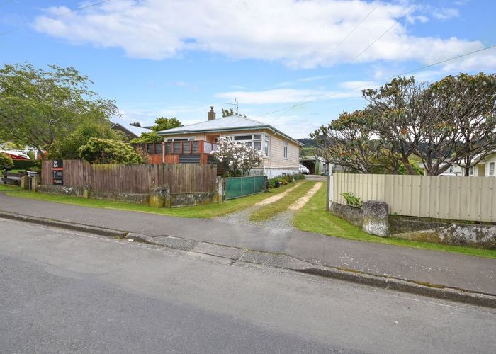  at 50 Hall Road, Sawyers Bay, Port Chalmers
