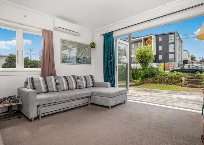  at 1/9 Kenderdine Road, Papatoetoe, Manukau City, Auckland