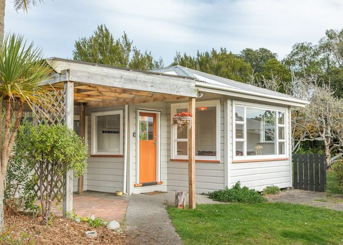  at 8/6 Golf Links Road, Carters Beach, Westport