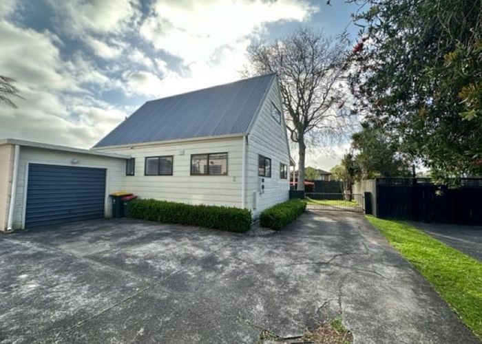  at 2/40 Mirrabooka Avenue, Botany Downs, Manukau City, Auckland