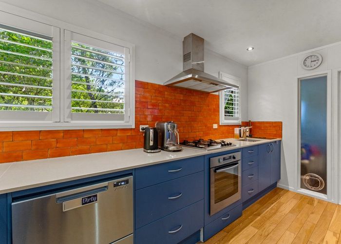  at 4/25 Archers Road, Hillcrest, Auckland