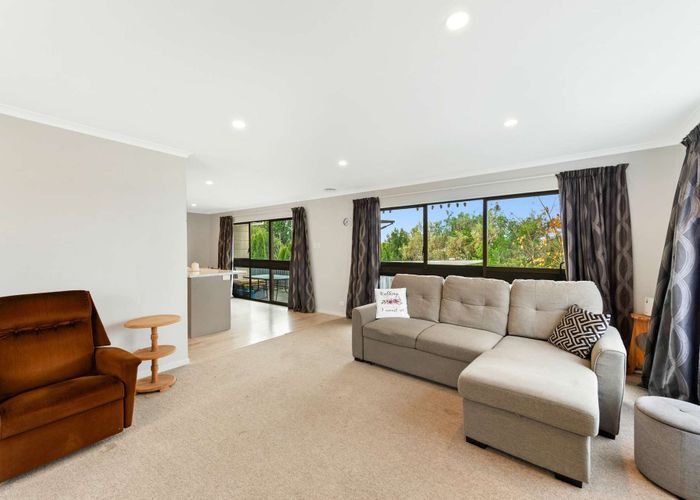  at 8 Parkdale Drive, Aramoho, Whanganui, Manawatu / Whanganui