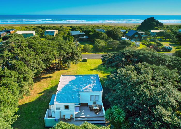  at 43 North Piha Road, New Lynn