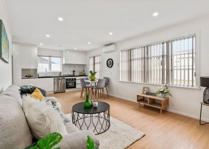  at 1/18 Plunket Avenue, Manukau Central, Auckland