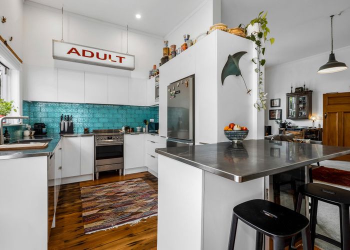  at 194 Onepu Road, Lyall Bay, Wellington, Wellington