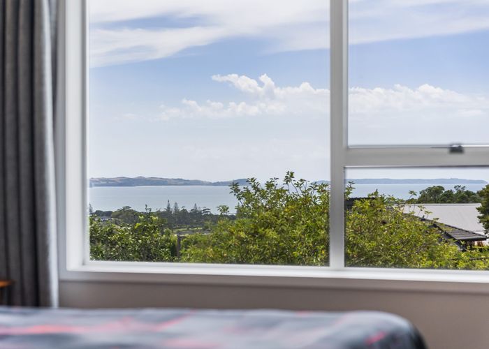  at 2/119 Glamorgan Drive, Torbay, Auckland