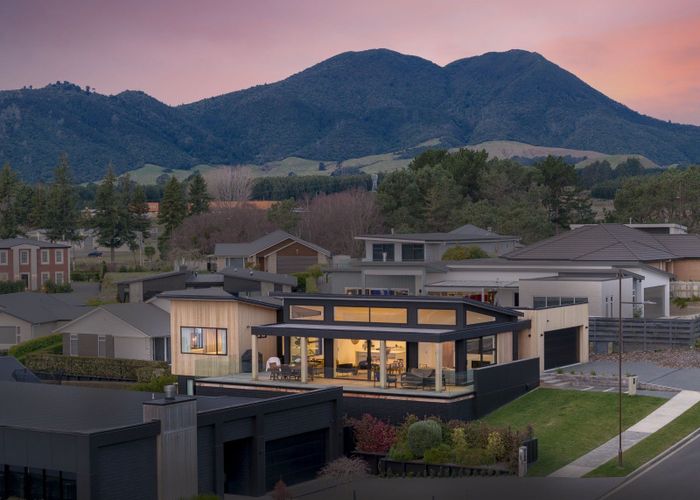  at 33 Botanical Heights Drive, Waipahihi, Taupo