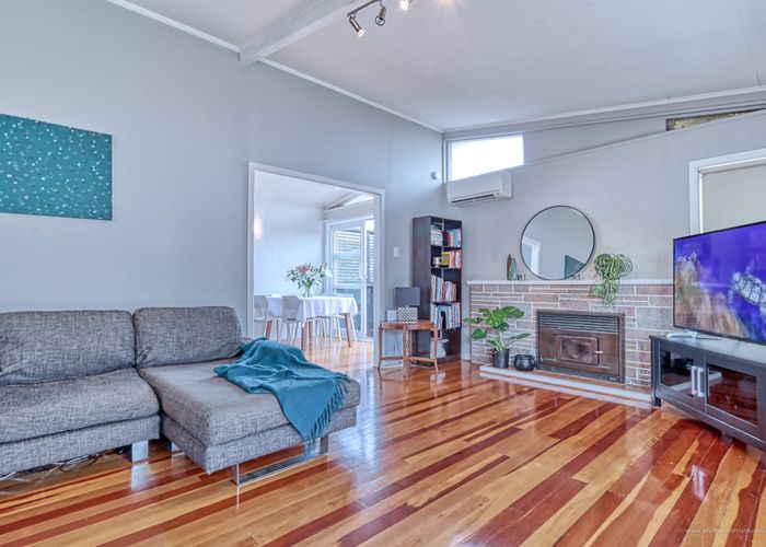  at 11 Meredith Street, Blockhouse Bay, Auckland