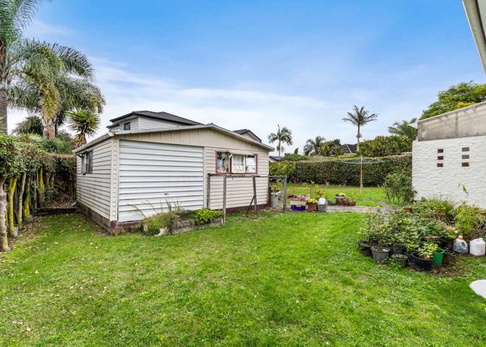  at 24 Ussher Place, Pakuranga Heights, Manukau City, Auckland