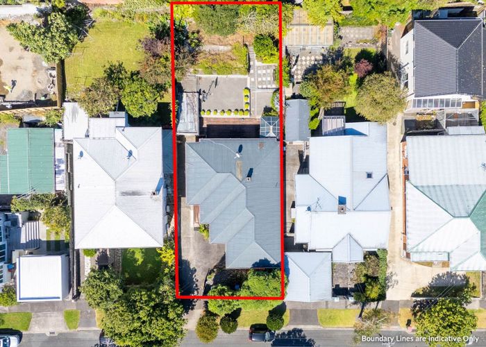  at 4 Woodford Road, Mount Eden, Auckland City, Auckland