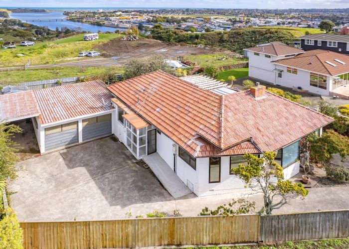  at 9 Tower Crescent, Durie Hill, Whanganui
