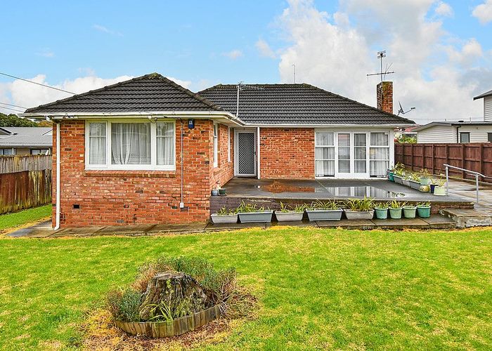 at 16 Henwood Road, Mangere East, Auckland