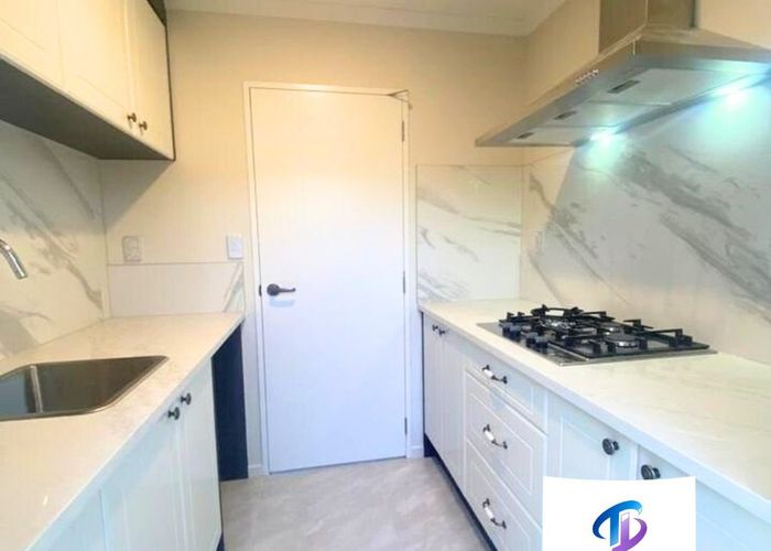  at Granny/41B Donegal Park Drive, Flat Bush, Manukau City, Auckland