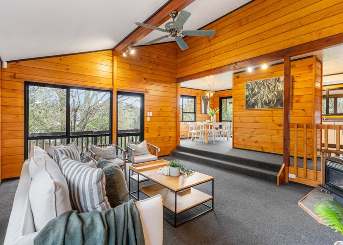  at 4 Ramonda Close, Glenfield, North Shore City, Auckland
