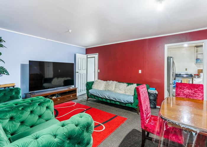  at 7 Fernhaven Place, Massey, Waitakere City, Auckland