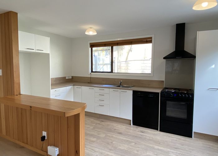  at 2/6 Cresta Avenue, Beach Haven, North Shore City, Auckland