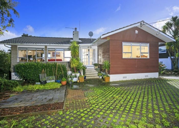  at 127 Manuka Road, Bayview, North Shore City, Auckland
