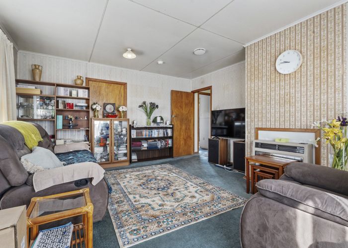  at 102 Chingford Close, Mangere, Auckland