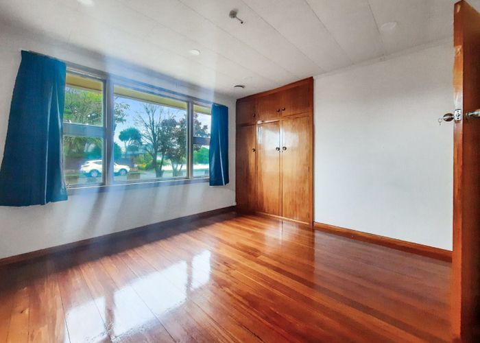  at 4 Oakdale Street, Avonhead, Christchurch City, Canterbury