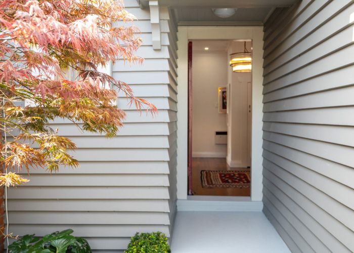  at 2/46 Gladstone Road, Northcote, Auckland