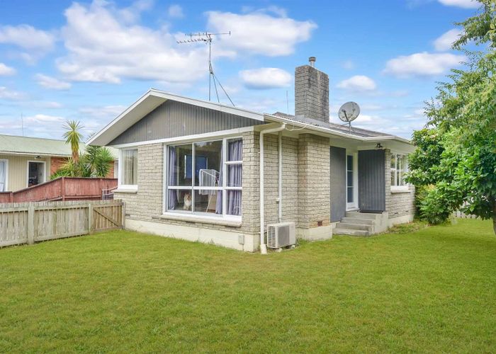  at 25 Rosalind Street, Deanwell, Hamilton