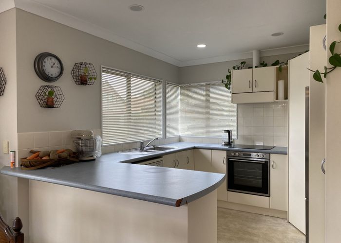  at 11 Pat O'Connor Place, Manurewa, Manukau City, Auckland