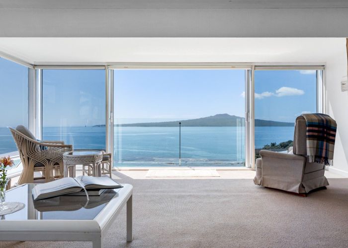  at 3/64 Seacliffe Avenue, Belmont, Narrow Neck, North Shore City, Auckland