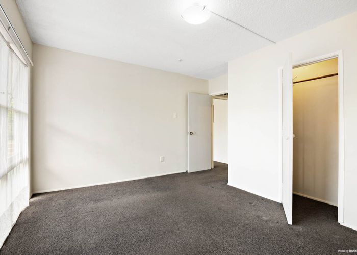  at 10/11 Tawera Road, Greenlane, Auckland