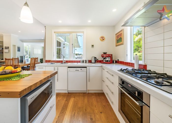  at 9 Puriri Street, Eastbourne, Lower Hutt