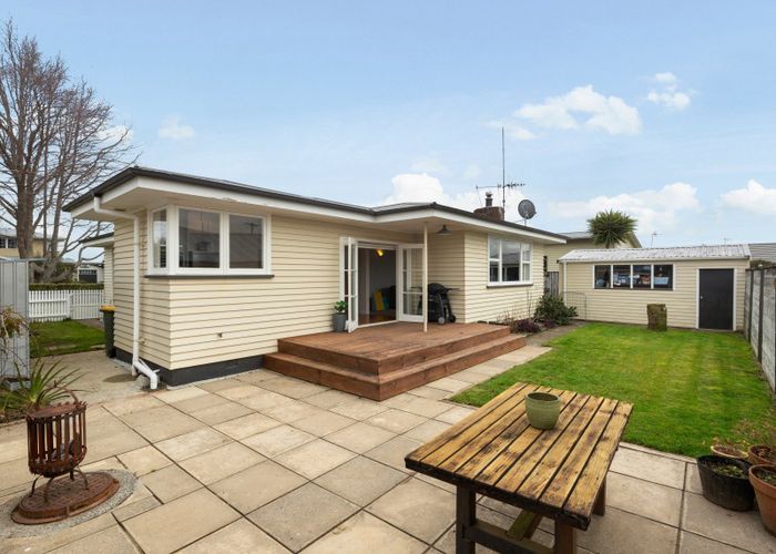  at 4 Dover Road, St Andrews, Hamilton
