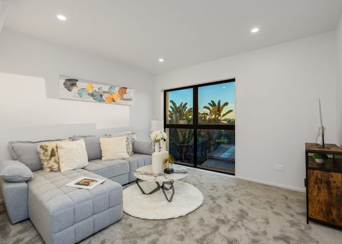  at 2/28 Alberta St, Point Chevalier, Auckland City, Auckland