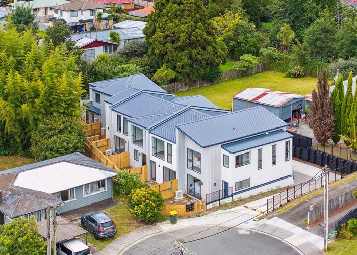  at 10B Powell Place, Henderson, Waitakere City, Auckland