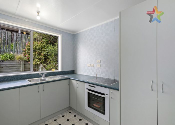  at 15 Mossburn Grove, Kelson, Lower Hutt