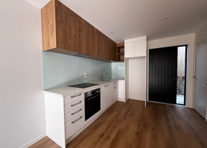  at 5/21 Divich Avenue, Te Atatu South, Waitakere City, Auckland