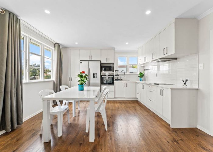  at 37 Queen Mary Avenue, New Lynn, Waitakere City, Auckland