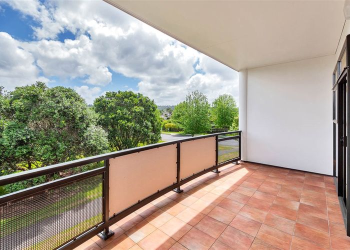  at 5/372 Rosedale Road, Rosedale, Auckland